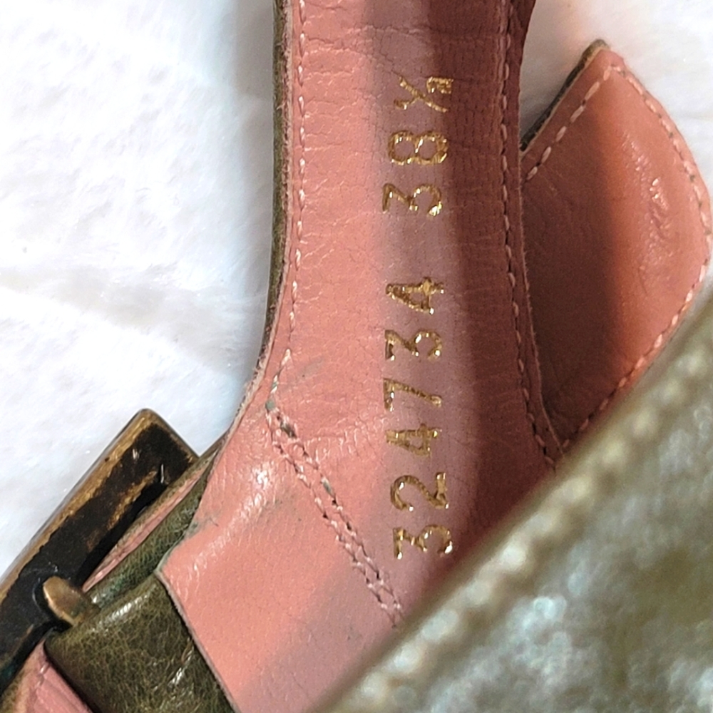 Heels - Picture 5 of 9